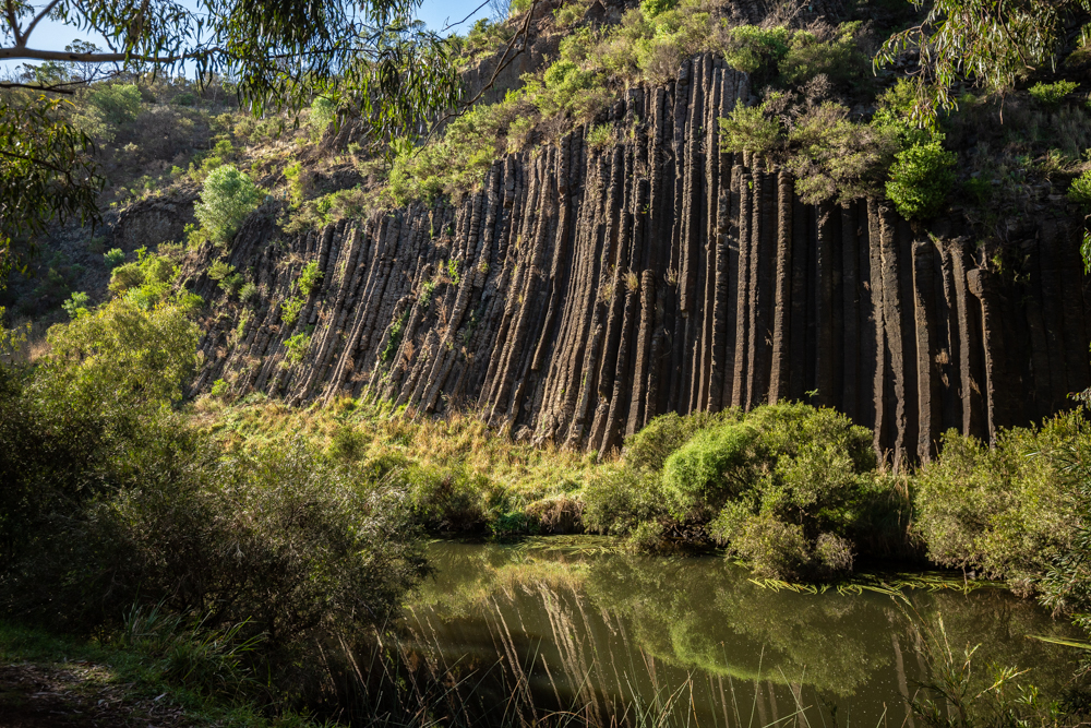 Rock formation resembling a wall of long pipes that gives location its name of organ pipes